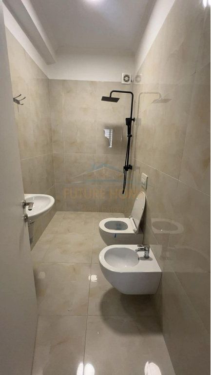 Qera, Apartament 2+1+2 + Post Parkimi, Grand Gallery, Tirane