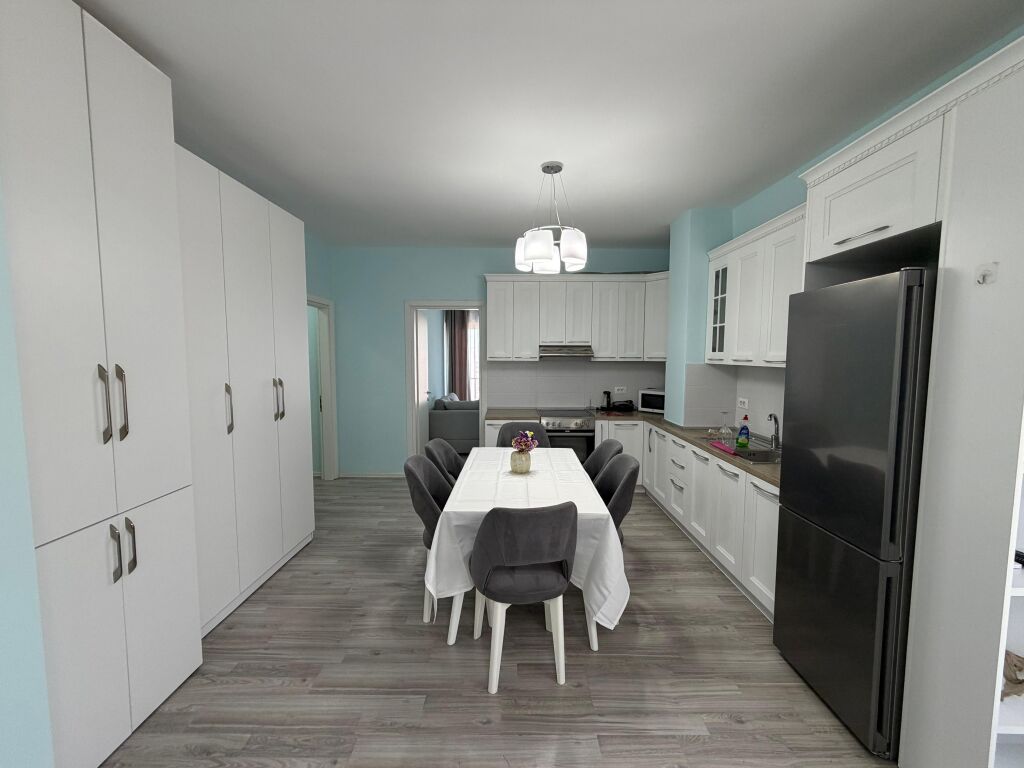 🏡 Appartamento 2+1 + 2 bagni in affitto📍 Via Dibra, vicino a Vila Goldi ✨  