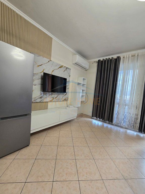 VENDESI APPARTAMENTO 2+1, UNAZE E RE