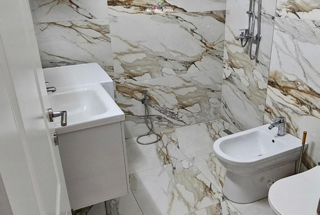 Apartament Me Qera 1+1 Tek Ish-Tregu Elektrik (ID B211468) Tirane