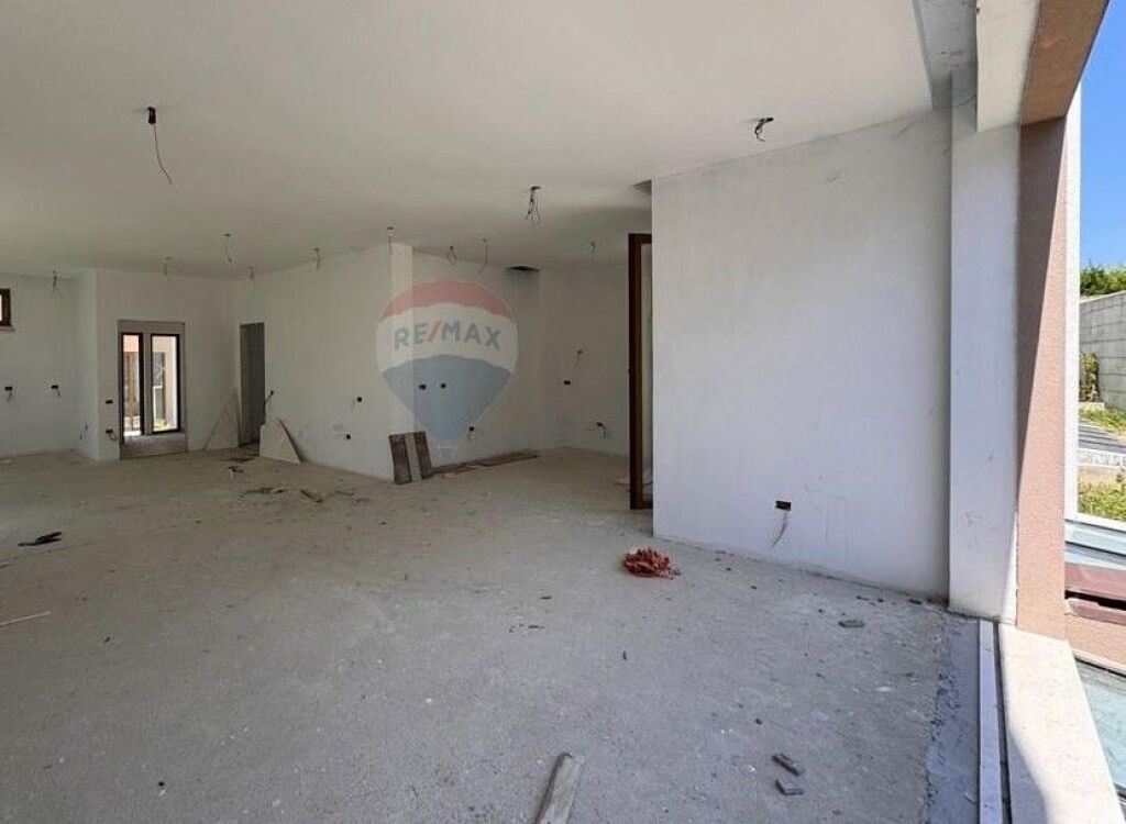 Villa - For Sale - Teg ID: 530261056-266