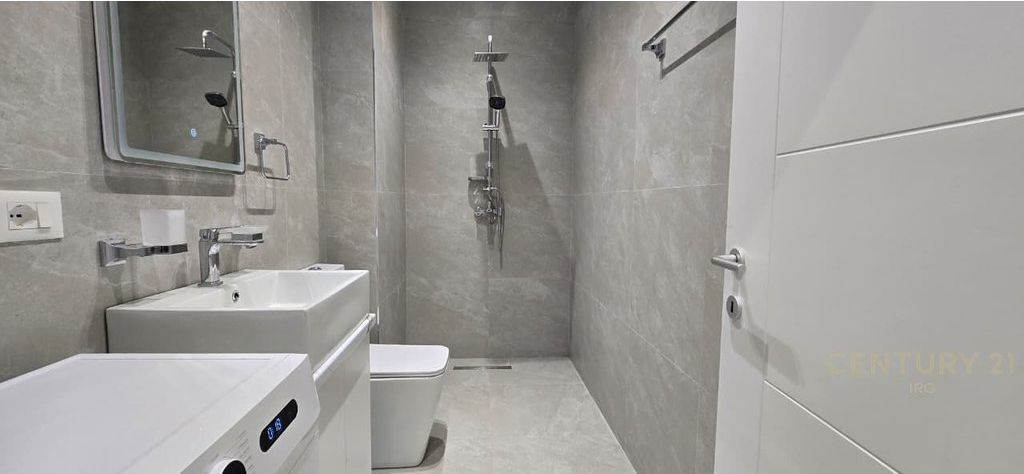 Shitet Apartament 1+1 Myslym Shyri