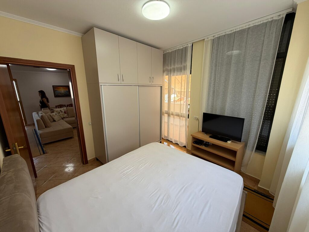 🏡 Appartamento 2+1+2 in affitto 📍 Via Dibrës, vicino al Complesso “Halili” ✨