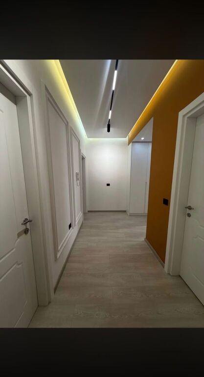 🏠 Apartament me qera tek 📍 Urban Gate, Astir  🏢 Kati 3 me ashensor 🛏️ Tipologji : 2+1 🛁 2 banjo 🌇 3 ballkone 📐 Siperfaqe 118m² 🆕 Pallat i ri 💶 600€/muaj   