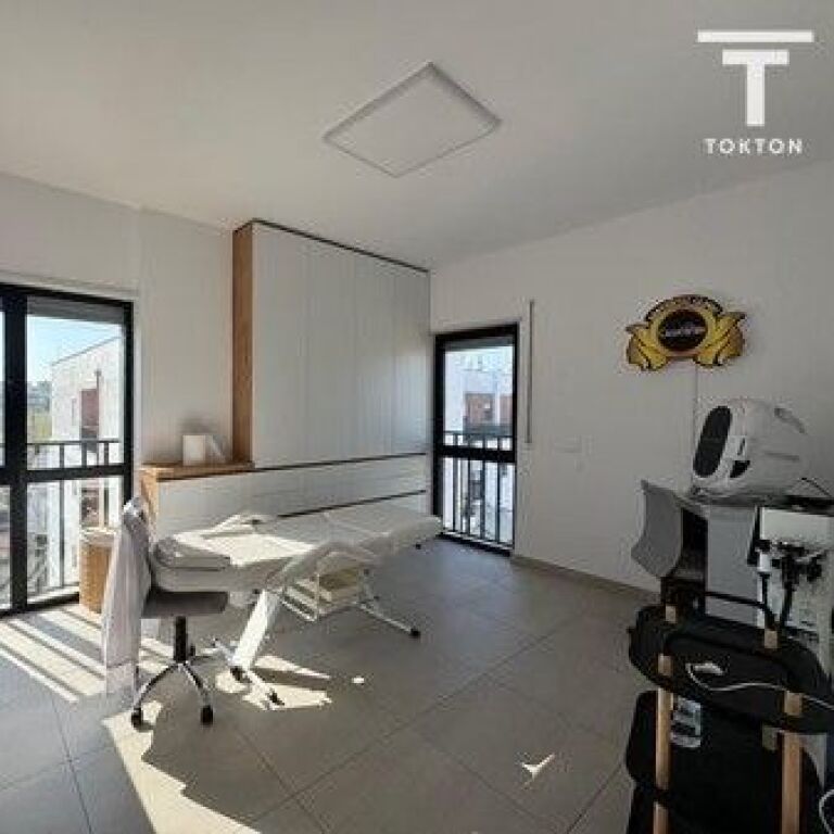 FOR SALE, APARTMENT 3+1+2, DIBRA STREET, TIRANA