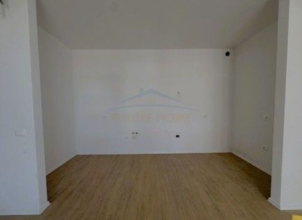 Disponojme per Shitje Apartament 1+1 prane Spak, Rruga Jordan Misja