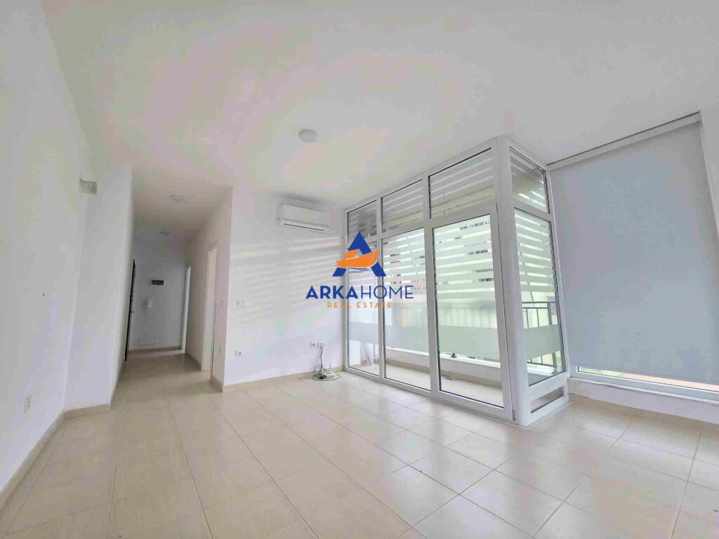 JEPET AMBIENT ME QERA 60M2 "PRANE BULEVARDIT TE RI KOMPLEKSI AVID" 44000 LEKE