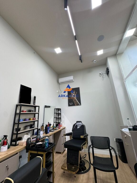 LOCALE COMMERCIALE IN VENDITA 24M2 "VICINO ALLA STRADA BARIKADAVE" 165.000 EURO
