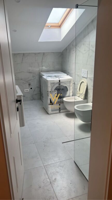 JEPET APARTAMENT 3+1+2+BLK ME QERA NE FRESK 1.000 EURO