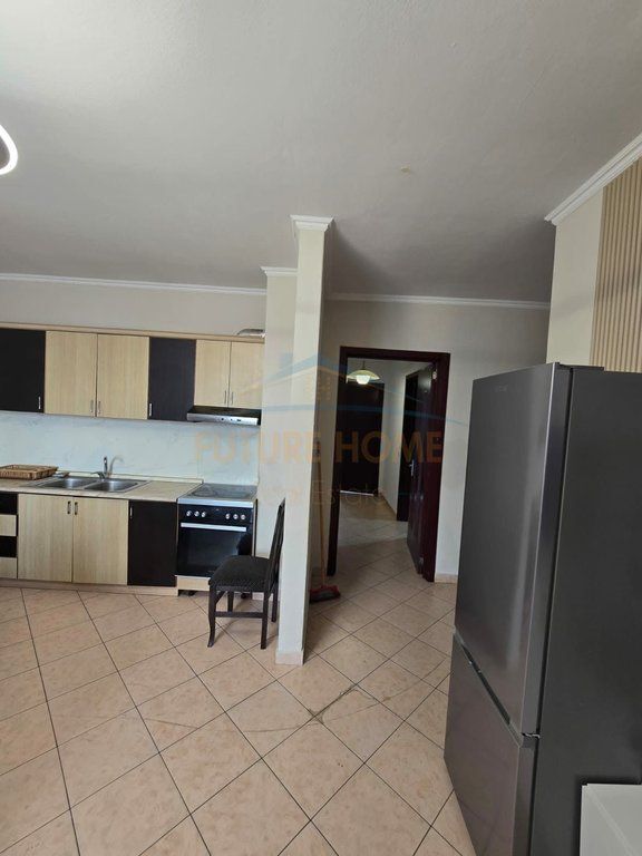 Shitet, Apartament 2+1, Unaza e Re