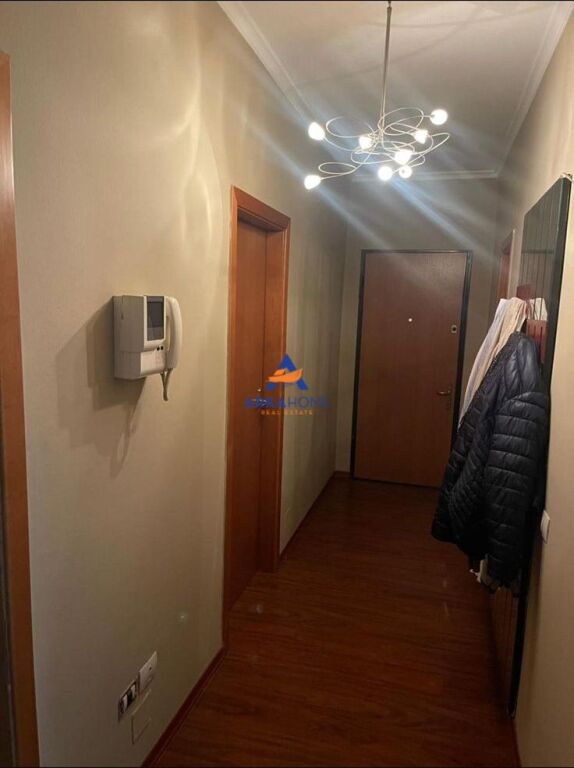 JEPET APARTAMENT 2+1+2 ME QERA "TEK ISH EKSPOZITA, TIRANË" 1000 EURO