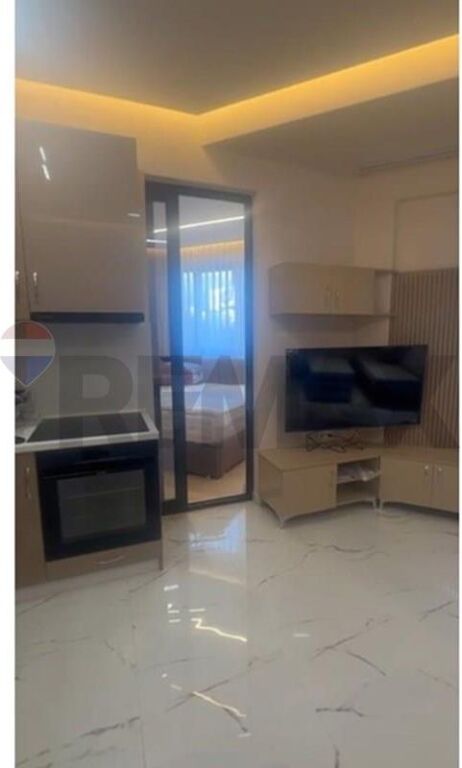 Apartment 1+1 for rent near the United School!