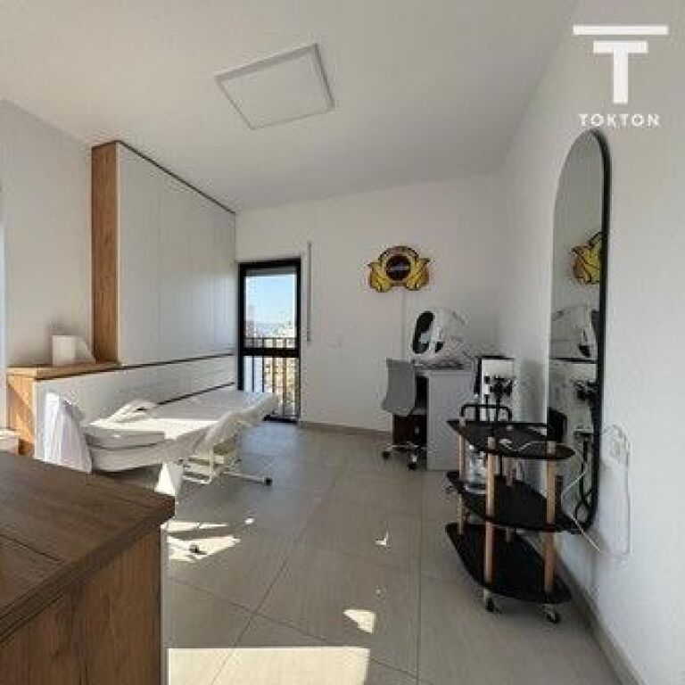 FOR SALE, APARTMENT 3+1+2, DIBRA STREET, TIRANA