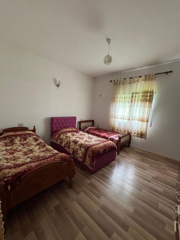 Shitet Shtepi Private 2+1 ne Fullqet te Klosit