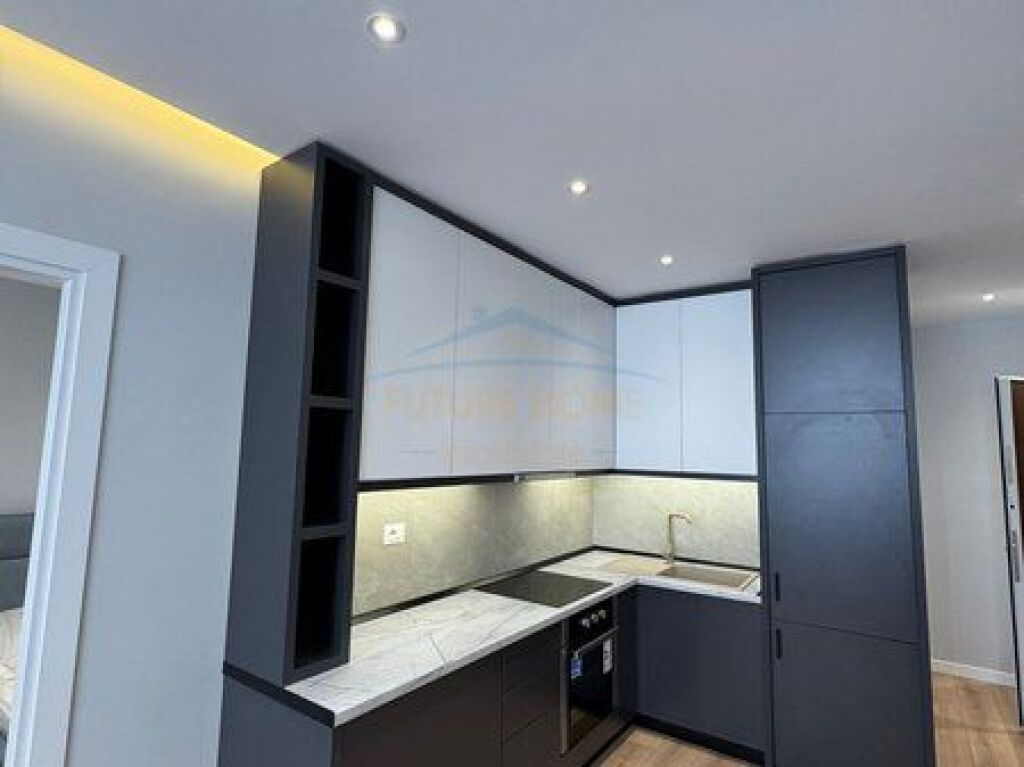 Shitet, Apartament 1+1, Myslym Shyri, Tiranë.