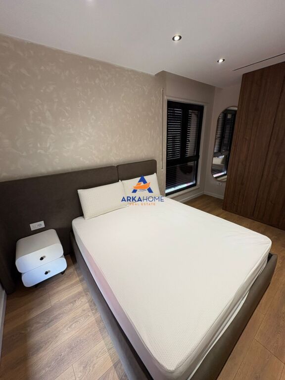 JEPET ME QERA APARTAMENT 1+1+BALLKON "KOMUNA E PARISIT " 160.000 LEKE