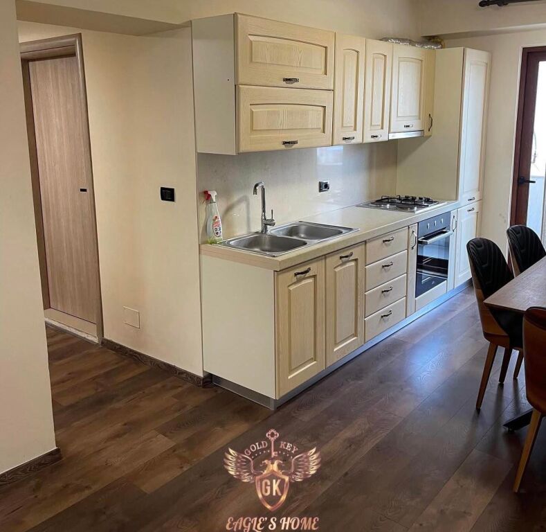🏡 APPARTAMENTO IN AFFITTO • 3+1+2 + Posto Auto 📍 Flagship Center, Distretto 4 Centro di Durazzo