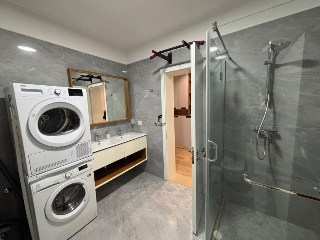 MONOLOCALE IN AFFITTO 50M2 CITTÀ STUDENTI 45.000 LEKE FH-76889