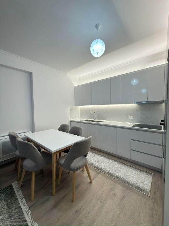 Jepet me qira 2+1+2+parking tek Oasis Unaza e Re