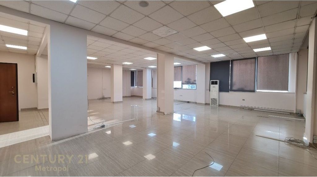 UFFICI IN AFFITTO VICINO AL CENTRO 645m!
