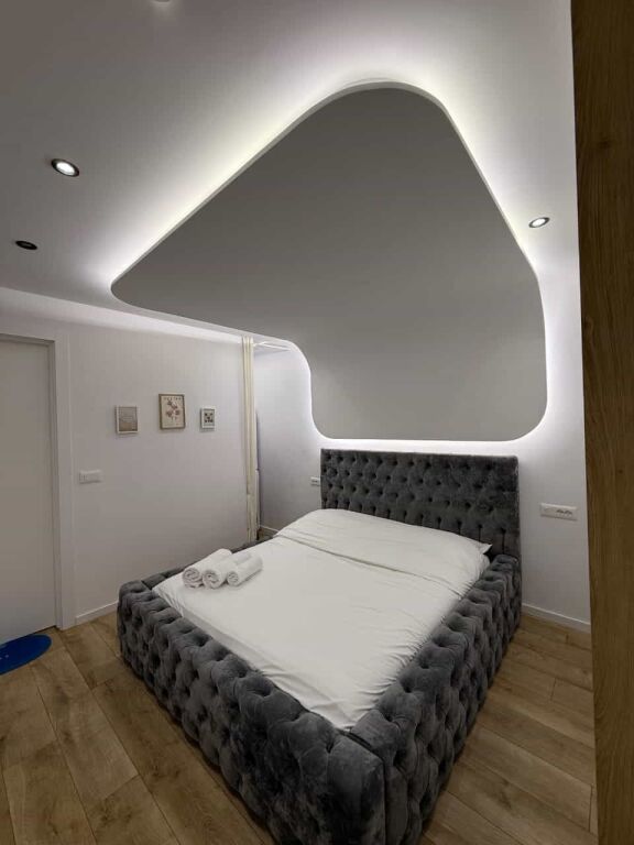 Garsioiere Me Qera Tek 21 Dhjetori (ID BG139) Tirane