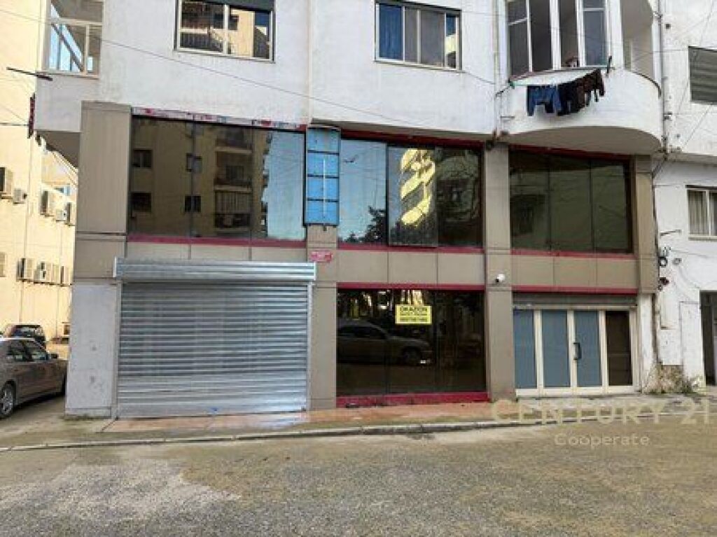 VENDIAMO NEGOZIO DUPLEX A DURAZZO, VICINO AL CARBURANTE ILIRIA