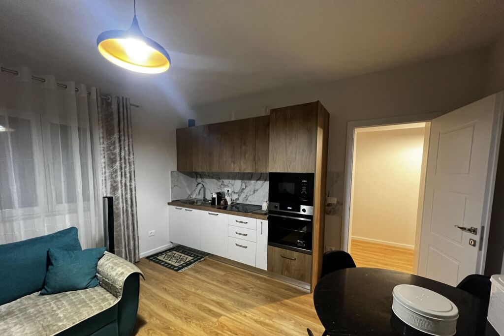 Qera | Shtëpi private 1 + 1 | Tregu Elektrik | 600 €/muaj