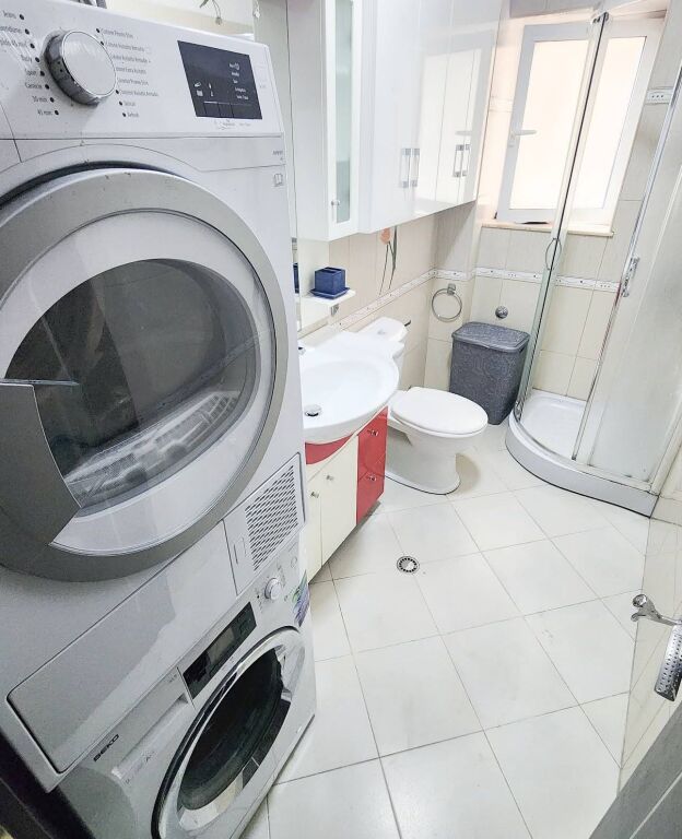 We rent a 3+1 apartment at Pazari i Ri