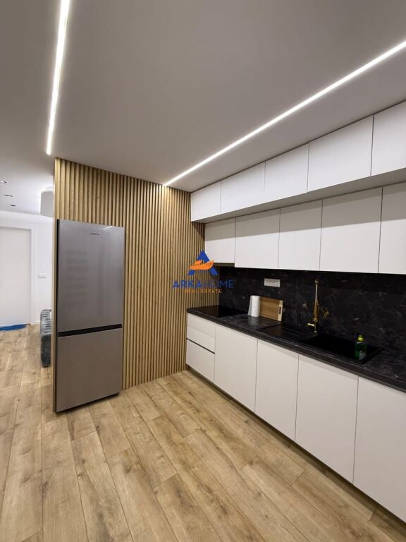 MONOLOCALE IN AFFITTO "PRESSO 21 DHJETORI, TIRANA" 55.000 LEKE