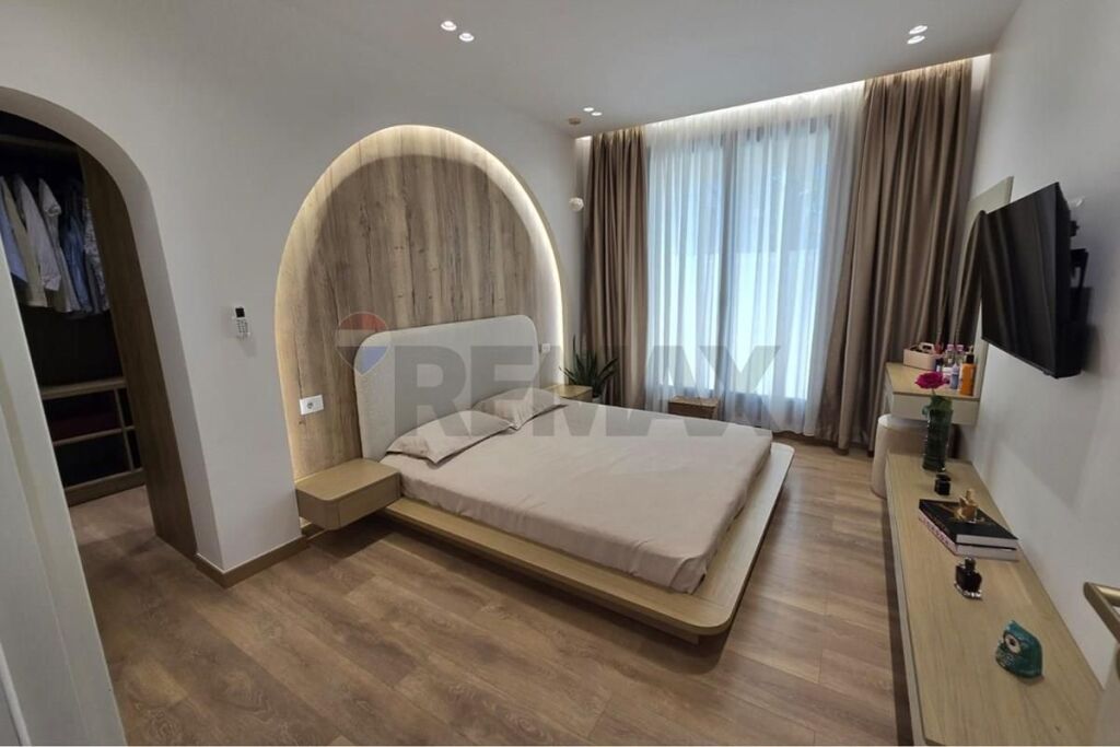 Villa for sale , Paskuqan