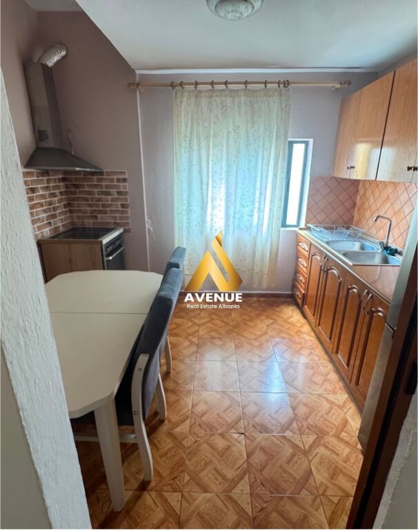 Appartamento in Affitto, 2+1+ Cucina separata, vicino alla Residenza Fiori Di Bosko, Tirana