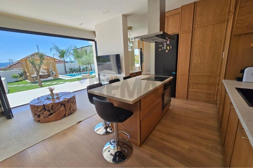 Villa for sale , Paskuqan