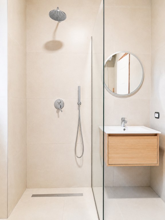 Jepet me qira apartament 2+1 ne Astir, 56,000 leke