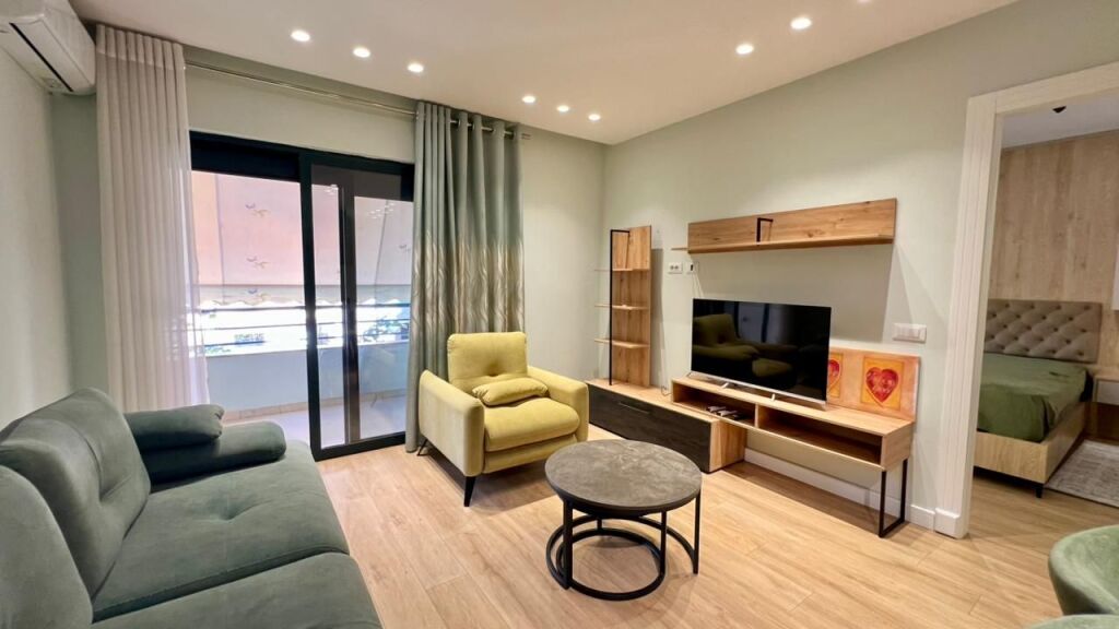 IN AFFITTO: Appartamento 1+1 📍 Komuna e Parisit (Vicino al Bar Oslo) – 2° Piano – 70.000 Lek/Mese – 70 m² – 100% Nuovo e Recentemente Ristrutturato ✨