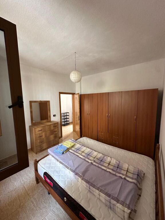 APARTAMENT 1+1. 30000 LEKE.QYTET STUDENTI