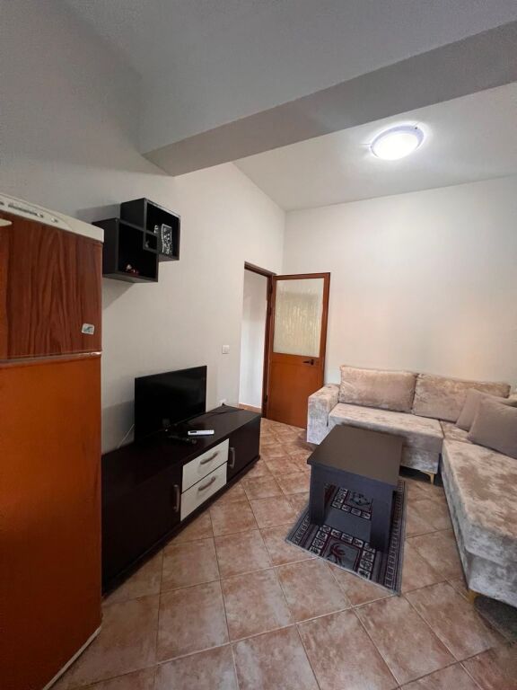 APPARTAMENTO 1+1 IN AFFITTO Yzberisht  40.000 Lek/Mese