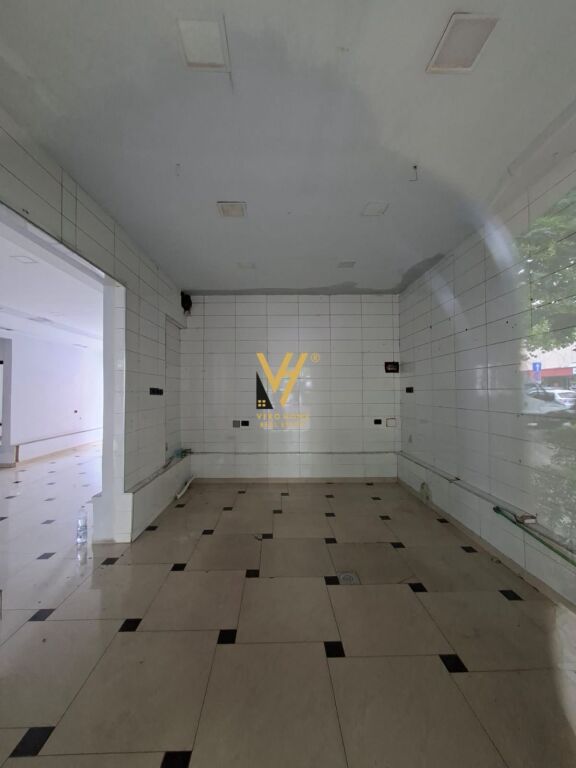 SHOP FOR RENT 75 M2 NEAR THE FORMER BUS PARK 1,500 EURO
