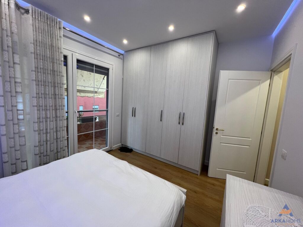 JEPET APARTMENT ME QERA 2+1+BALLKON "LIQENI I THATE" 70.000 LEKE
