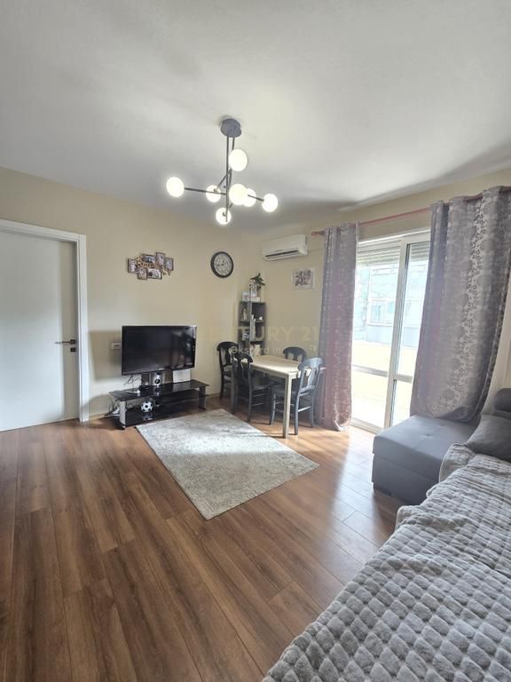EXCLUSIVE SALE APARTMENT 1+1 IN ILIRIA BEACH, FLORIDA