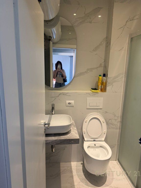 Affittasi appartamento 1+1 al Pazari i Ri! 600 € /mese