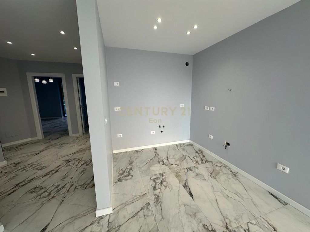 IN VENDITA APPARTAMENTO 2+1+2 CON VISTA MARE PRESSO "WHITE HILL RESIDENCE" A CURRILA !