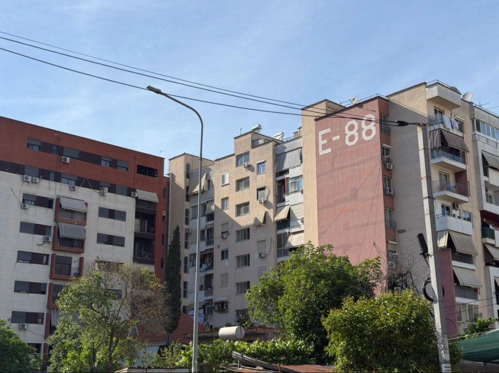 📣 FOR SALE Apartment 2+1+2 📍 Yzberisht, Near KMY, ET88 Complex ✨