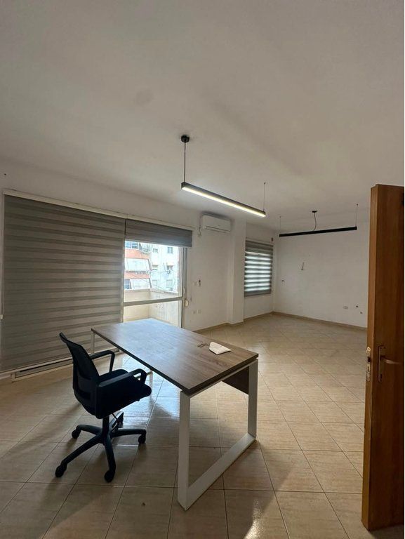 Affitto, Locale per ufficio, Comune di Parigi, Tirana