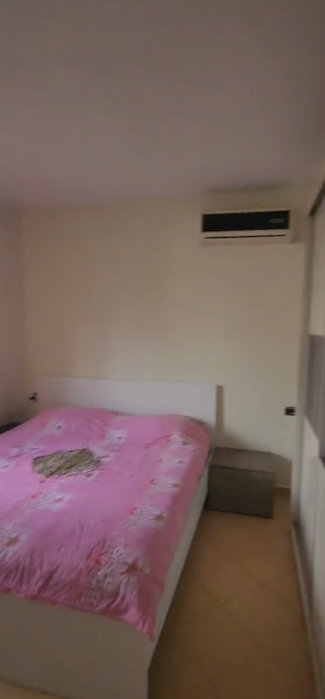 Affittasi appartamento 2+1 in affitto in Via Siri Kodra, vicino al Frigorifero.