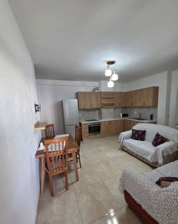JEPET APARTAMENT 2+1 NE ASTIR, CMIMI 450 MIJE LEKE