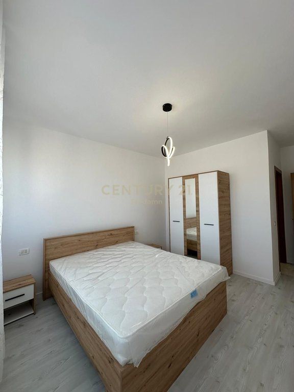 Appartamento 3+1+2 in affitto vicino al Mercato Industriale di Durazzo 800 € /Mese