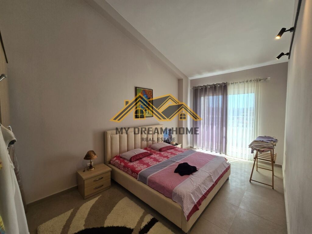 IN VENDITA MONOLOCALE CON PISCINA 3+1+2+ VERANDA SPIAGGIA DURRES COMPLESSO PRIVATO