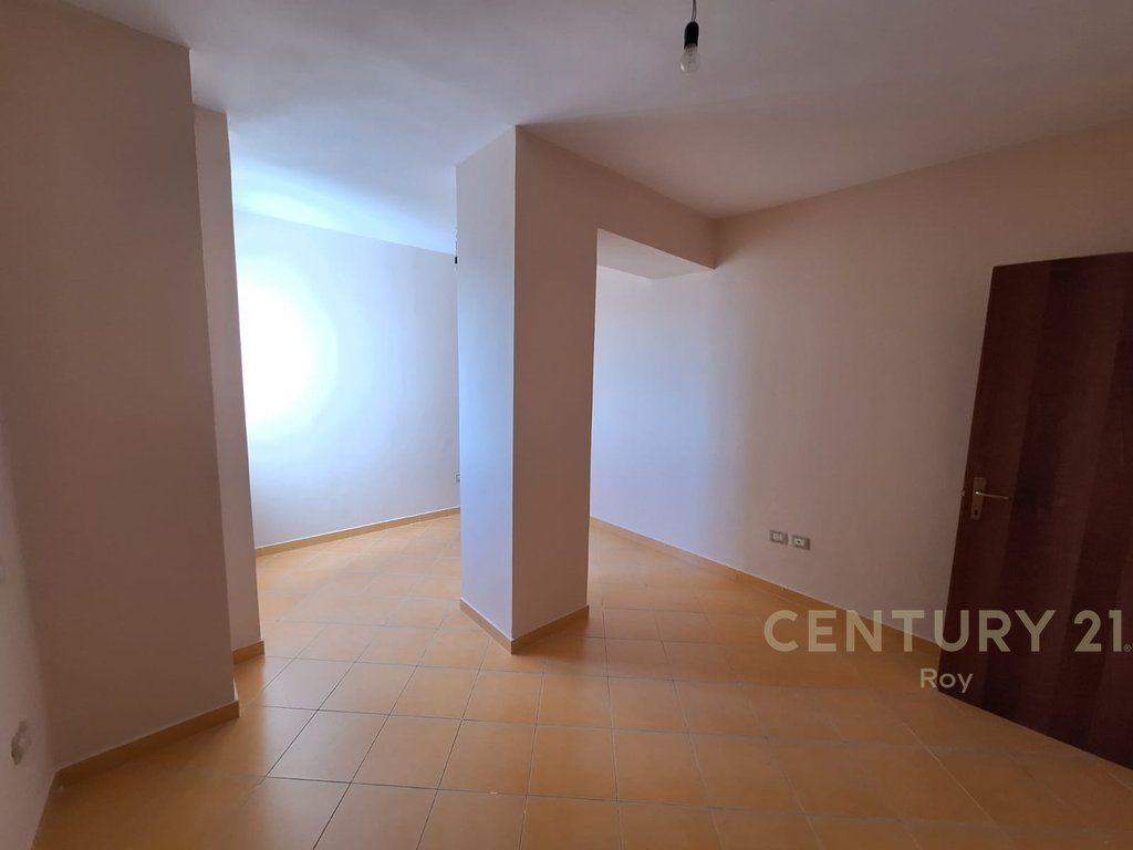 Appartamento 2+1 in vendita Via Mujo Ulqinaku, Durrës - 150000€ | 107 m²