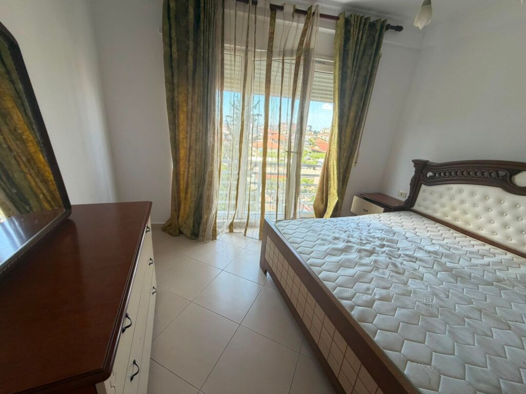 Jepet me qira Apartament 1+1 ne astir