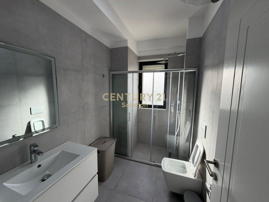 APARTAMENT 2+1+2 +PARKING OPSIONAL PER SHITJE TEK RRUGA E DURRESIT ! 278,000 €